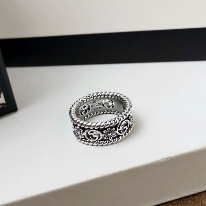 GG Interlocking G Flowers Ring