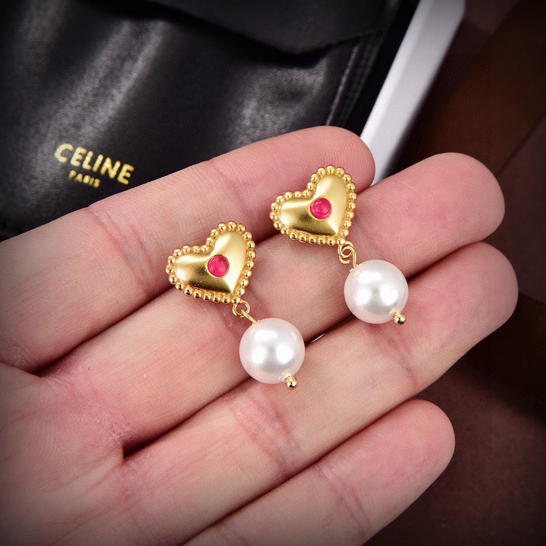 18K Triomphe Heart Pearls Earrings