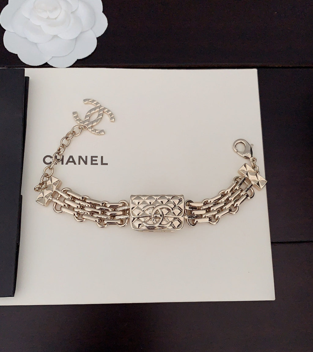18K CC Gold Chain Bracelet
